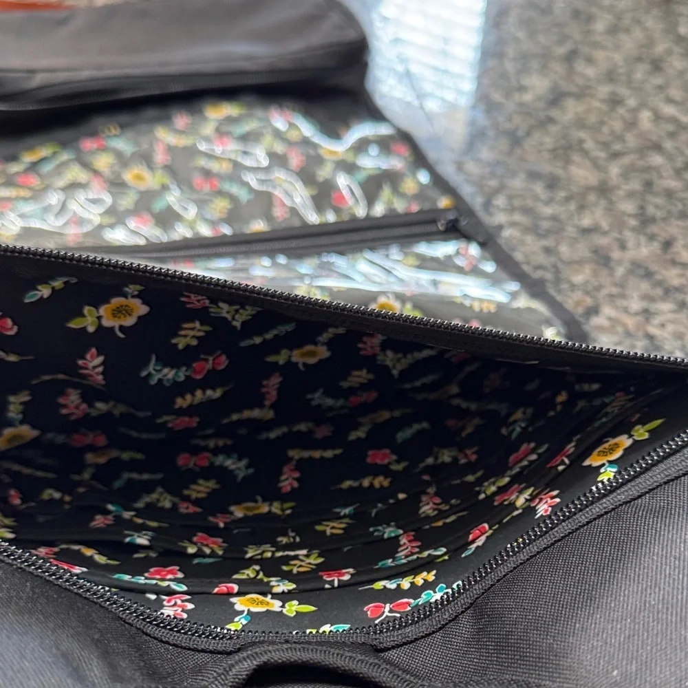 Vera Bradley Black Hanging cosmetics Organizer with Floral Trim EUC